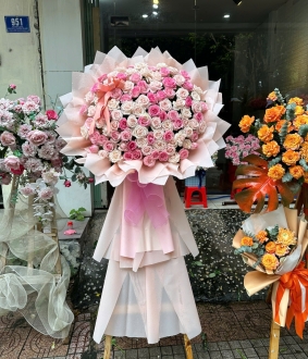 Kệ Hoa Chúc Mừng