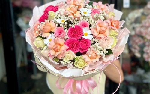 Bó Hoa Chúc Mừng 8 Tháng 3 Tặng Em Yêu Khổng Lồ Trái Tim – Món Quà Lãng Mạn Cho Ngày Quốc Tế Phụ Nữ