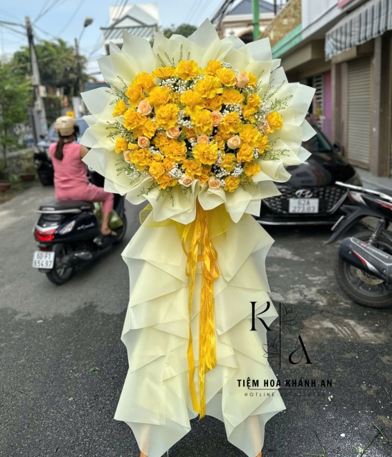 Kệ hoa chúc mừng hoa hồng đỏ