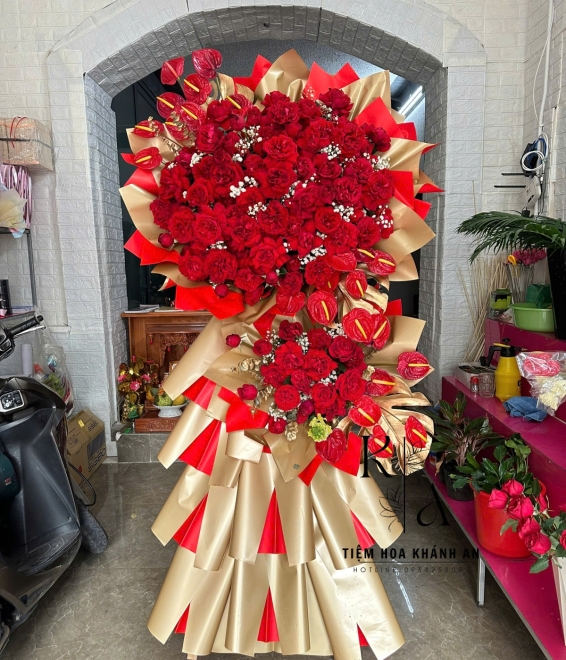 Kệ hoa chúc mừng