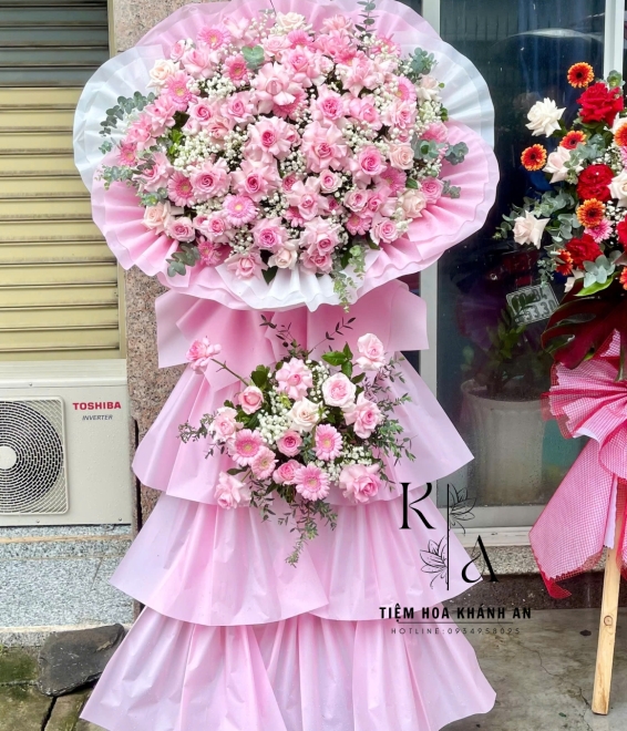 Kệ hoa chúc mừng hoa hồng