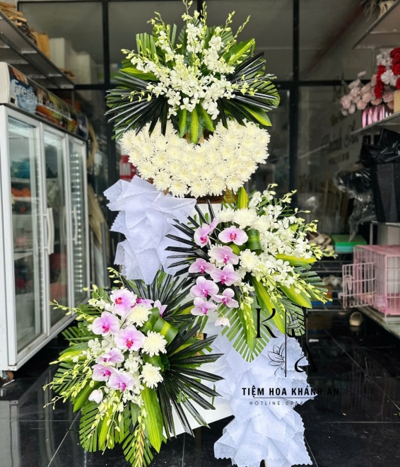 Hoa kính viếng ở biên hòa 3 tầng 