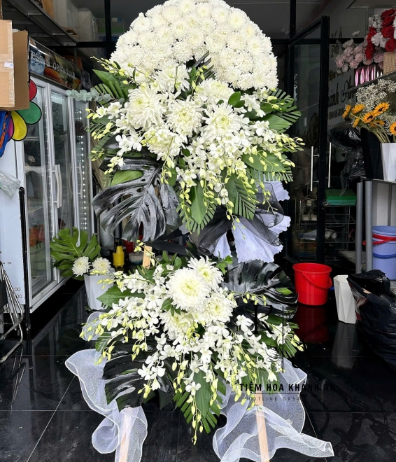 Hoa kính viếng ở biên hòa 2 tầng