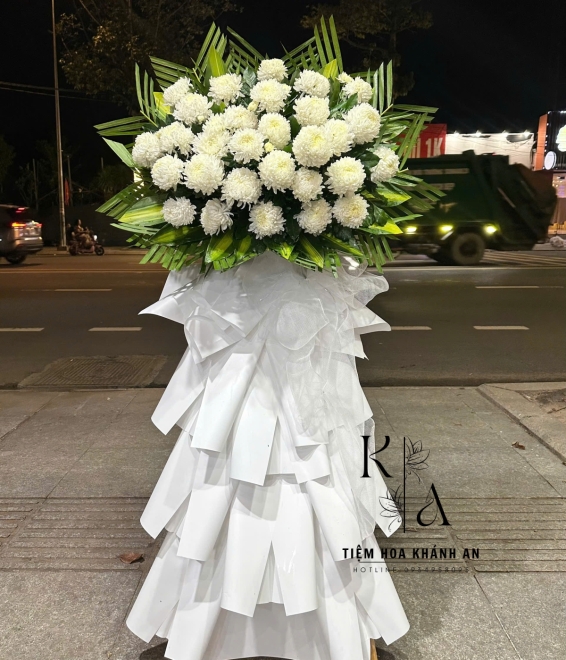 Kệ Hoa kính viếng ở biên hòa hoa cúc 1 tầng