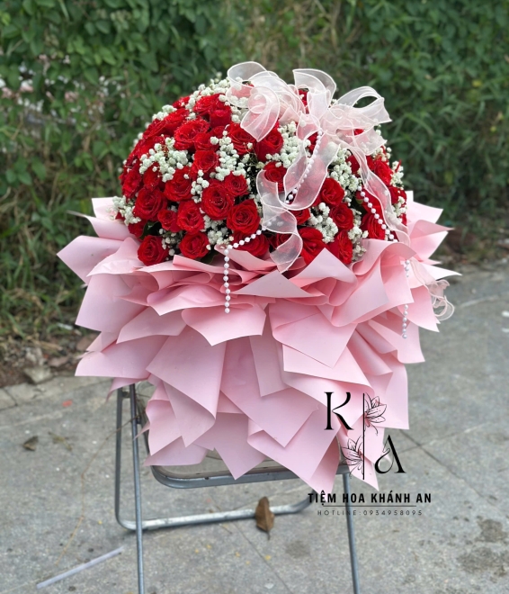 Bó hoa chúc mừng bó tròn khổng lồ 