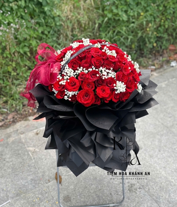 Bó hoa chúc mừng bó tròn khổng lồ tone đỏ