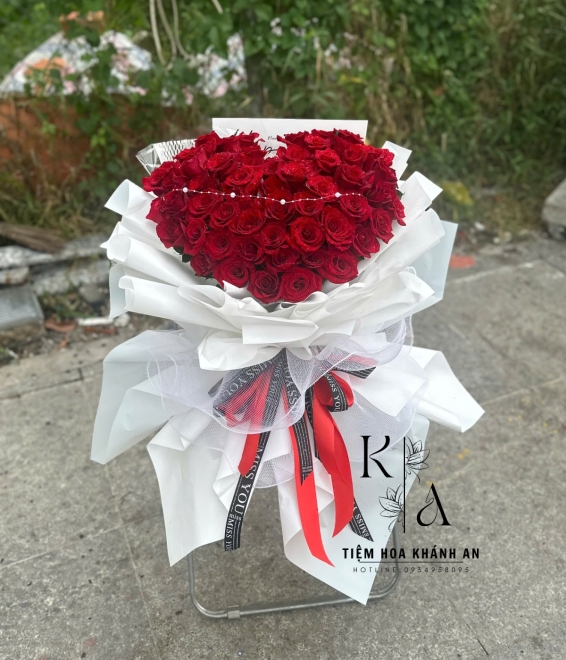 Bó hoa chúc mừng bó trái tim-hoa tươi tại biên hòa