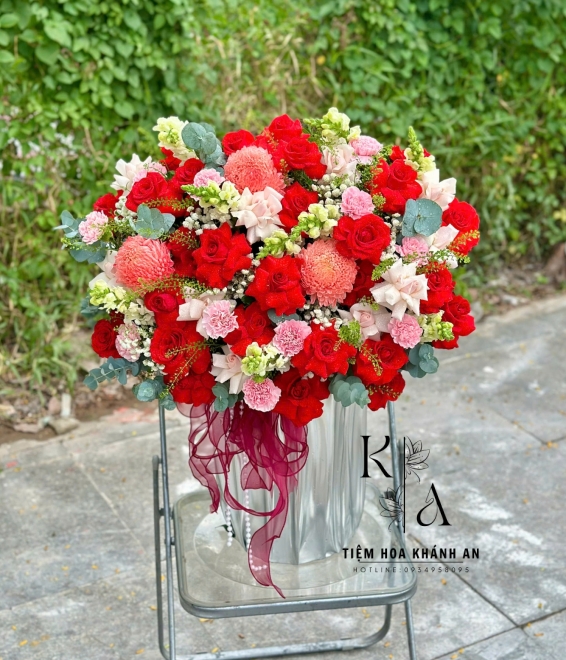 Bình hoa tone đỏ tặng 20/11