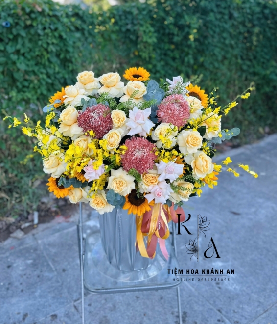 Giỏ hoa chúc mừng tặng tốt nghiệp