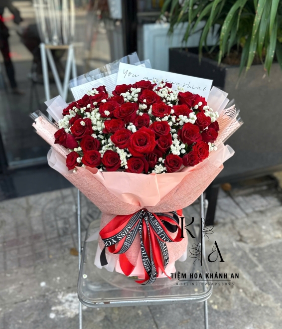 Bó hoa chúc mừng tone đỏ ở biên hòa