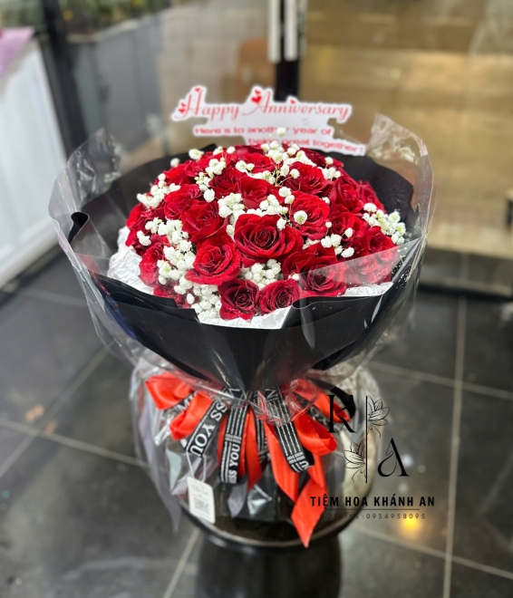Bó hoa chúc mừng tone đỏ phối baby trắng tặng 14/2