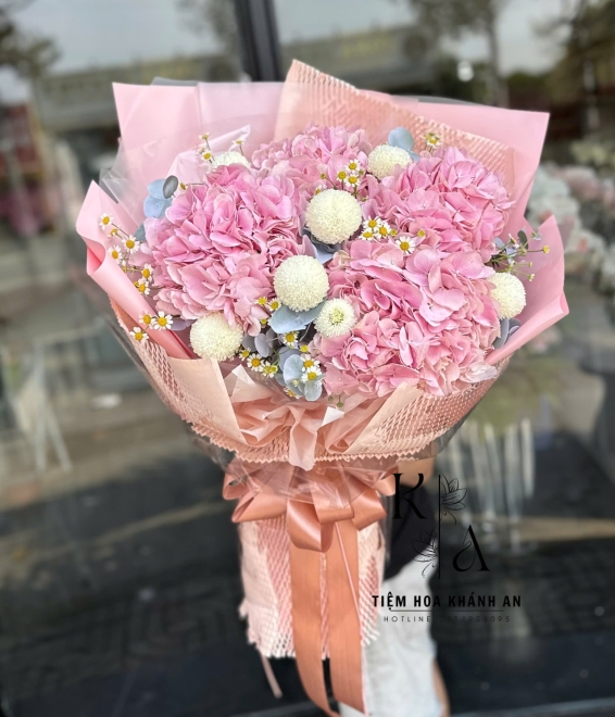 Bó hoa chúc mừng mix theo yêu cầu tone hồng 
