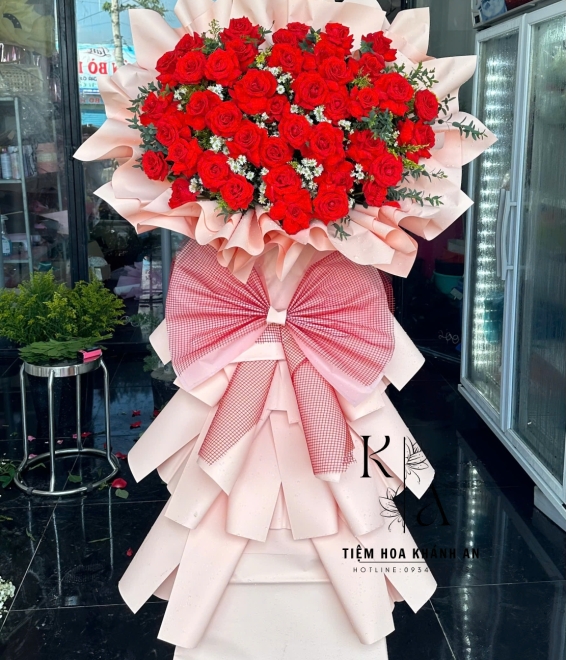 Kệ hoa khai trương tone đỏ mẫu đẹp