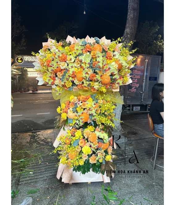Kệ hoa chúc mừng hoa vàng