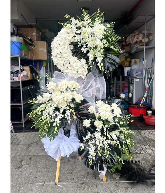 Kệ Hoa kính viếng ở biên hòa 3 tầng