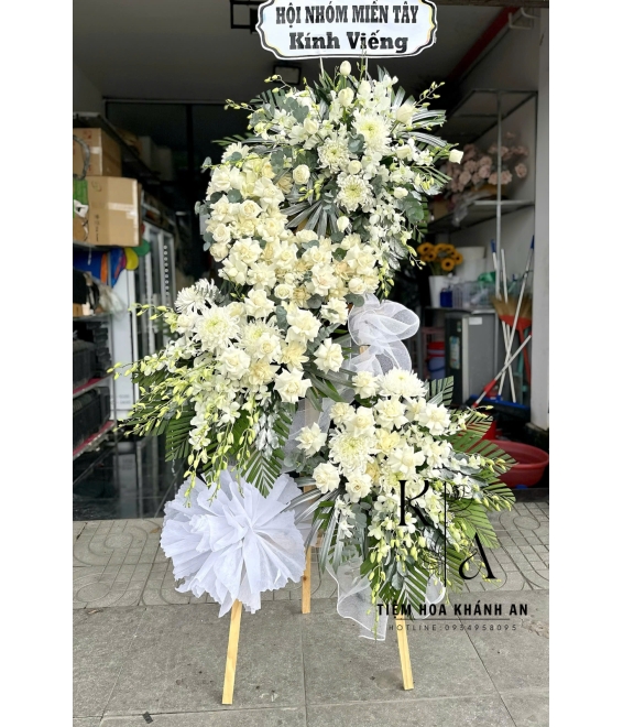 Kệ Hoa kính viếng ở biên hòa 3 tầng tone trắng