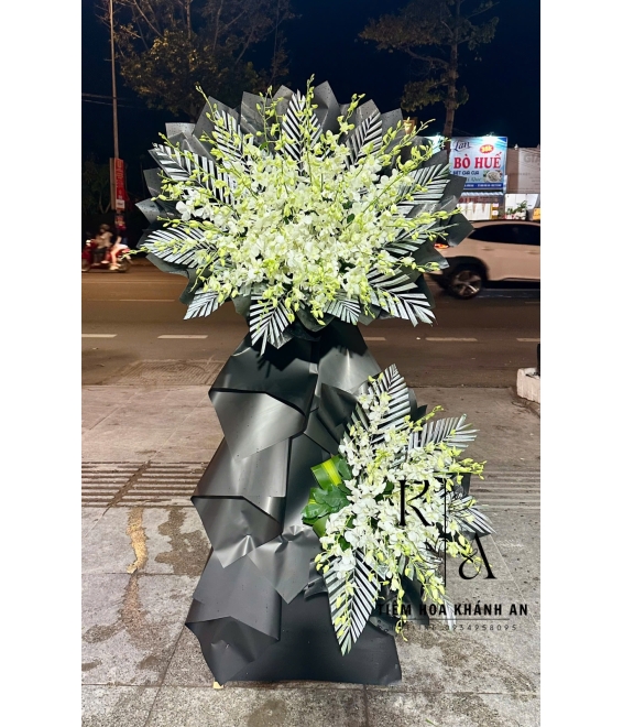 Kệ Hoa kính viếng ở biên hòa kệ hoa tone đen -giao hoa online
