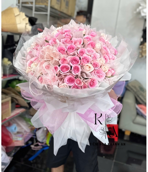 Bó hoa chúc mừng bó tròn trái tim