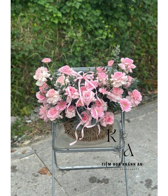 Giỏ hoa chúc mừng tone hồng xinh