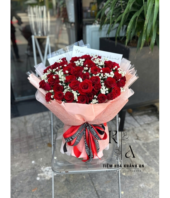 Bó hoa chúc mừng tone đỏ ở biên hòa