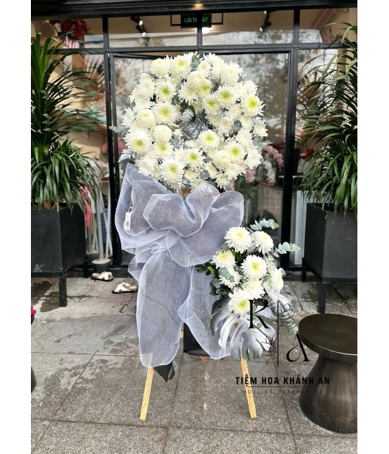 Kệ Hoa kính viếng ở biên hòa tone trắng