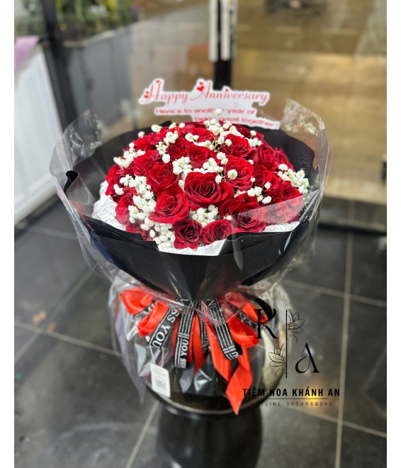 Bó hoa chúc mừng tone đỏ phối baby trắng tặng 14/2