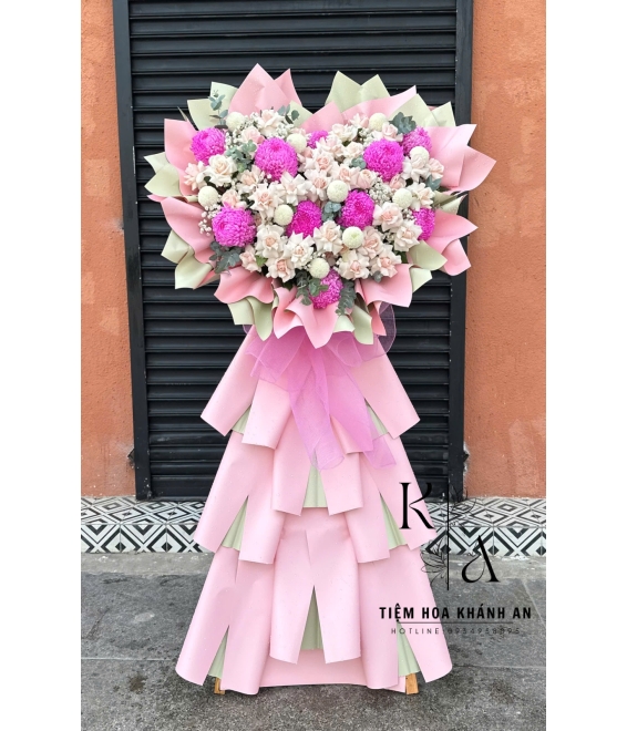 Kệ hoa khai trương tone hồng hình trái tim 